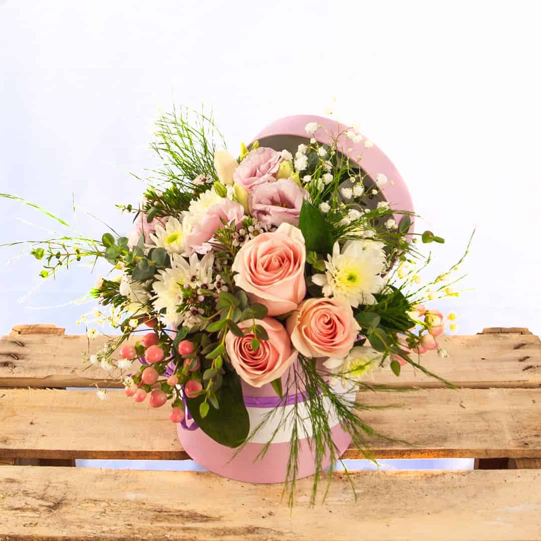 Caja con flores para regalar el día de la madre a domicilio en Toledo